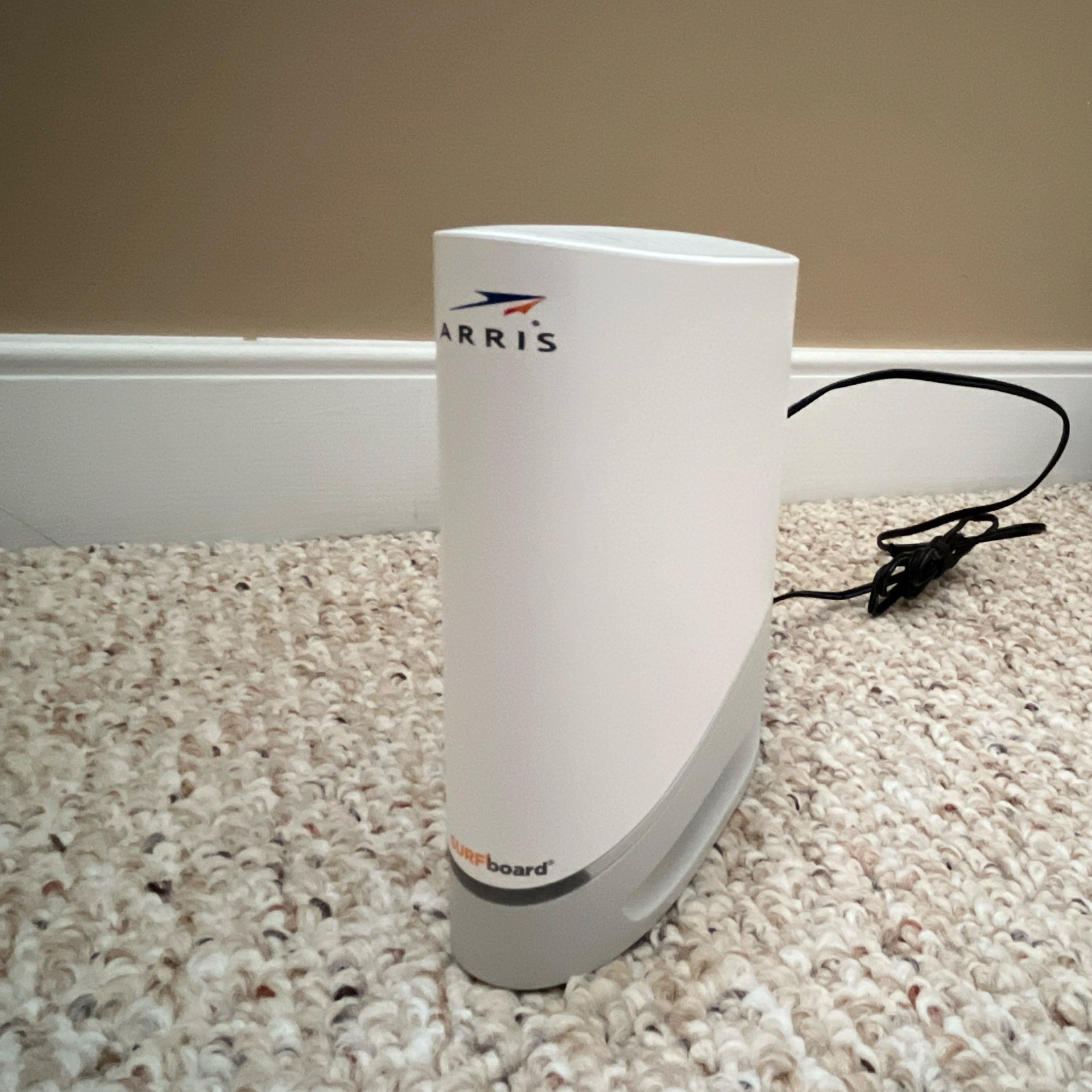ARRIS SURFboard S33 DOCSIS 3.1 Cable Modem 2.5Gbps Dual Ethernet White