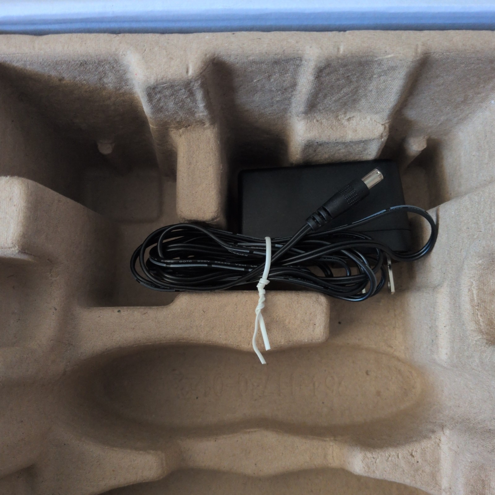 NETGEAR Nighthawk CM2000 DOCSIS 3.1 Cable Modem Tested Works Great w/ Power Cord