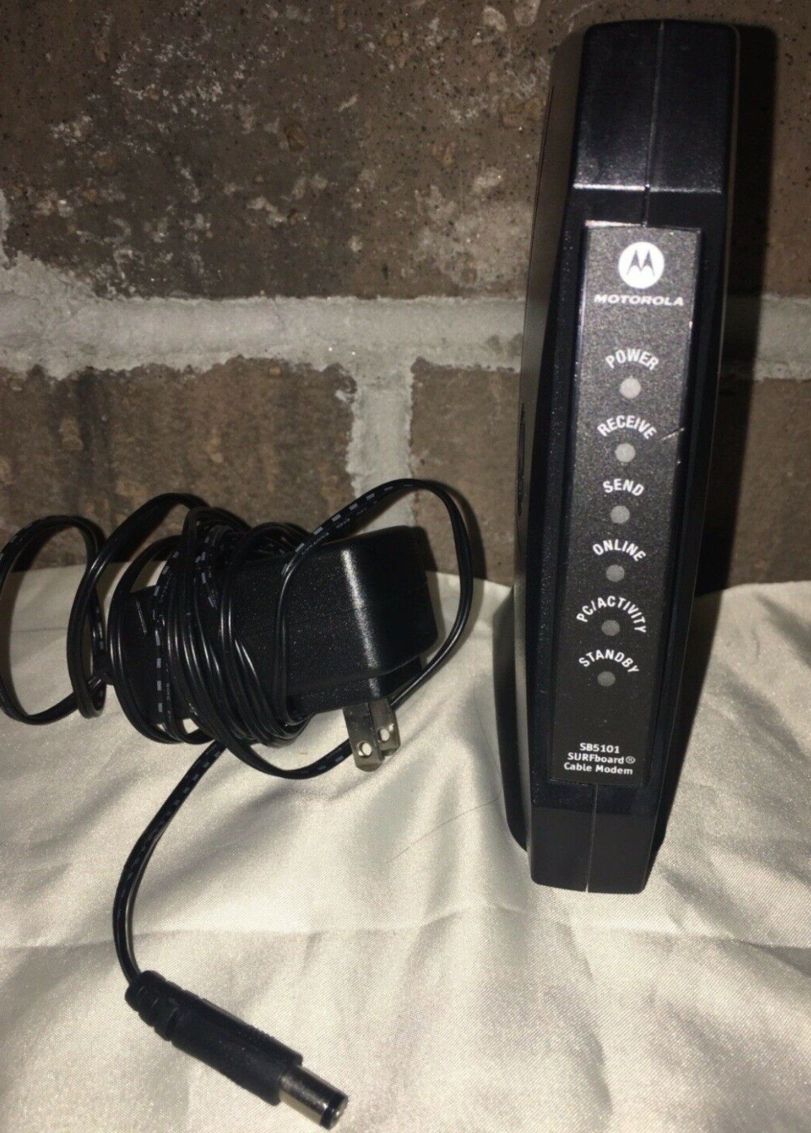 MOTOROLA SURFboard SB5101 Cabe Modem Free Fast Ship !