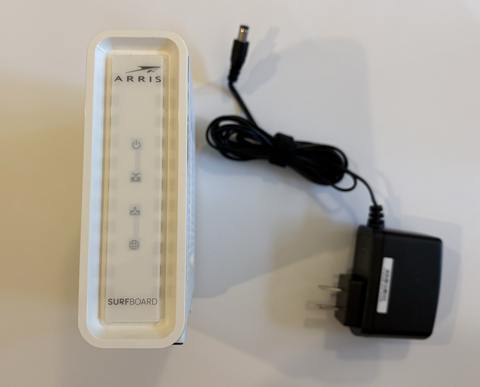ARRIS SURFboard SB8200 32 x 8 DOCSIS 3.1 Gig Speed Cable Modem Open Box V3