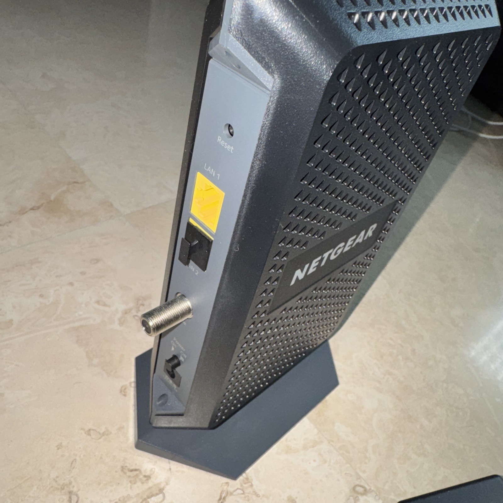 Netgear CM1100 DOCSIS 3.1 Multi-Gig Cable Modem