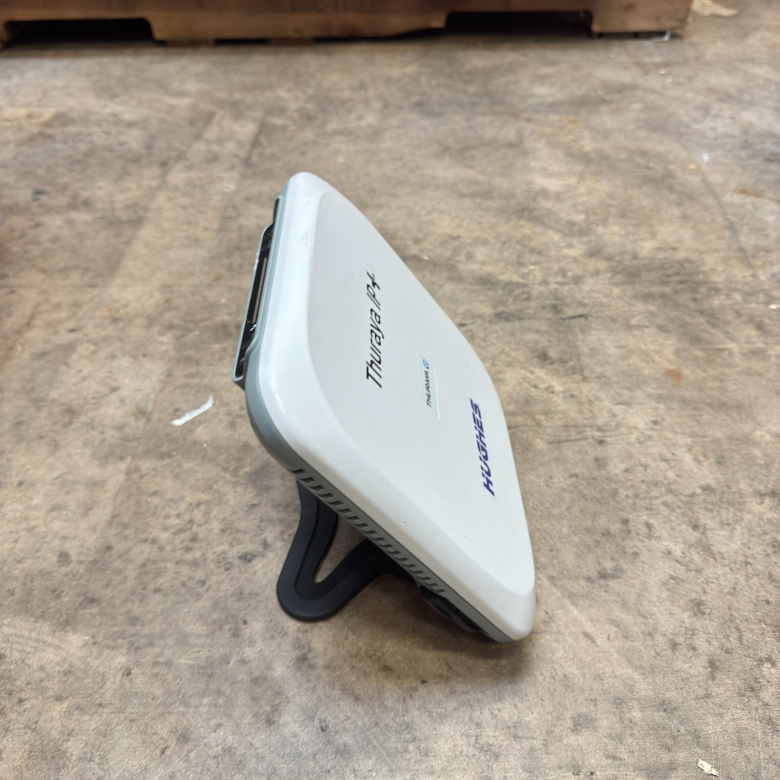 Thuraya IP+ Hughes 9104 Satellite Wi-Fi Terminal Modem No Battery & Adapter