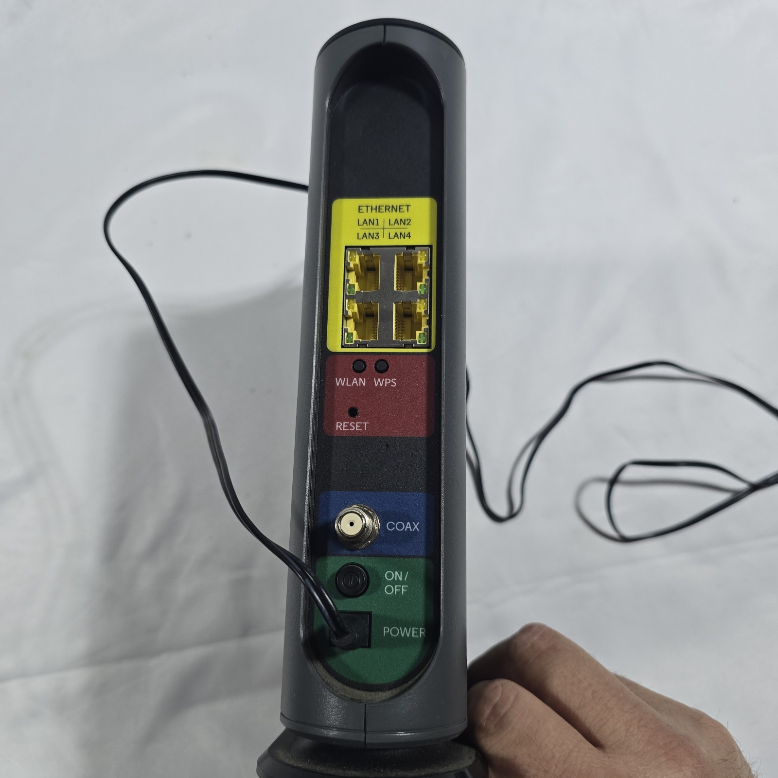 Motorola MG7550 Cable Modem Plus Router 16×4 686 Mbps AC1900 Dual Band WiFi