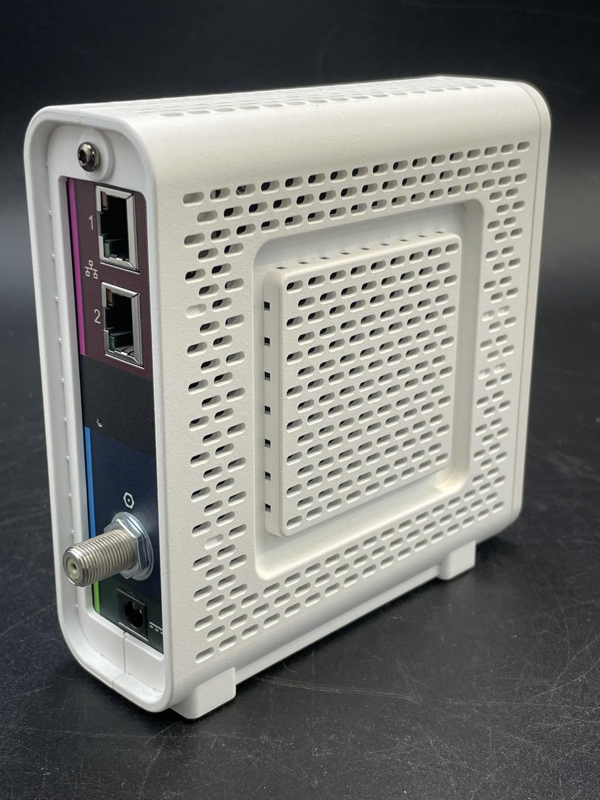 ARRIS Cable Modem Fast DOCSIS 3.1 32×8 Gigabit Cable Modem SB8200 PC1723393