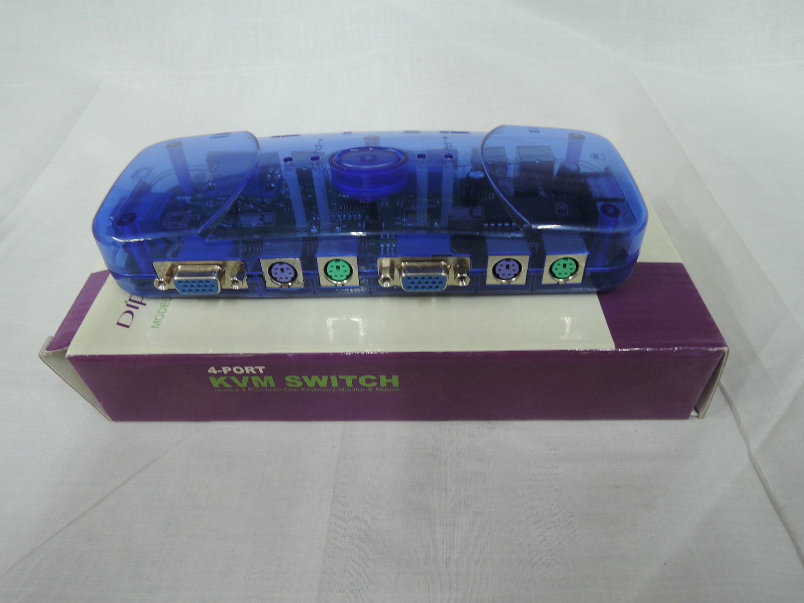 NOB DIPO DP-KS04 4-Port KVM Switch VGA PS/2 Keyboard Mouse Sharing Switch .30D W