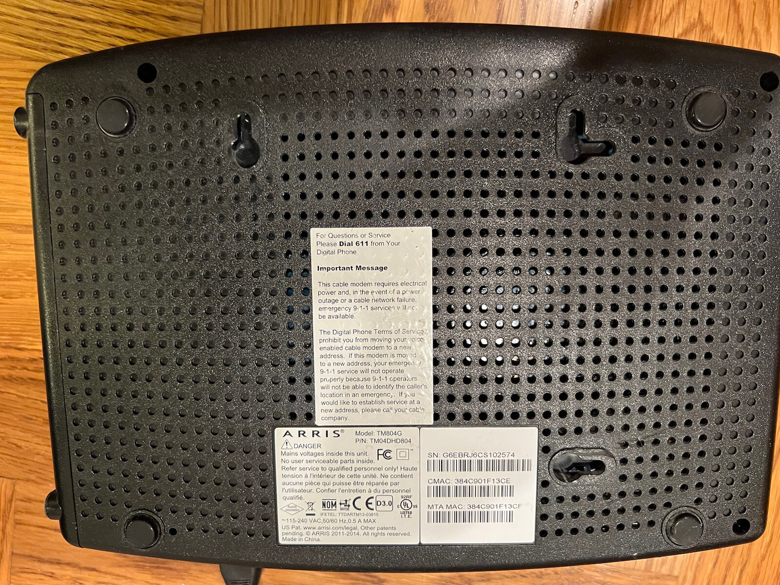 ARRIS Touchstone TM822G DOCSIS 3.0 8×4 Telephony Modem – Black