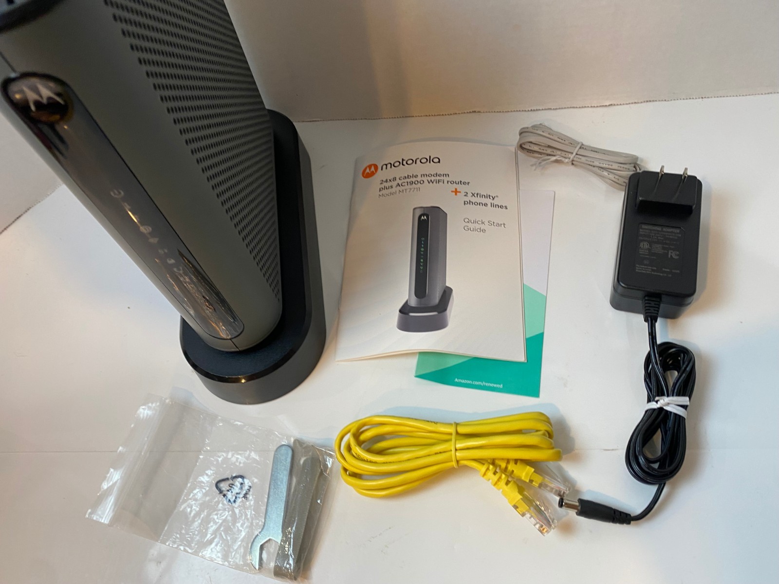 Motorola MT7711 24X8 Cable Modem and AC1900 Dual Band Wi-Fi Gigabit Router 2…