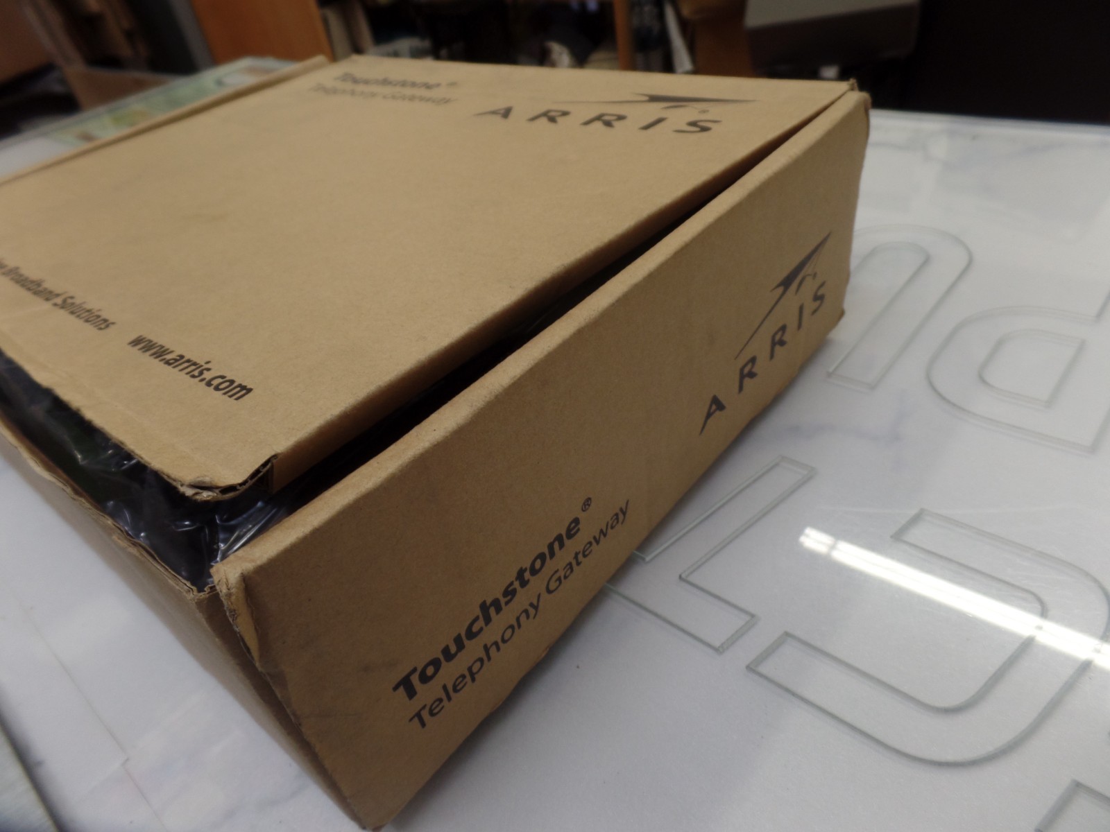 ARRIS Touchstone TG2472G DOCSIS 3.0 Wi-Fi Moca Dual-Band Telephony Cable Modem
