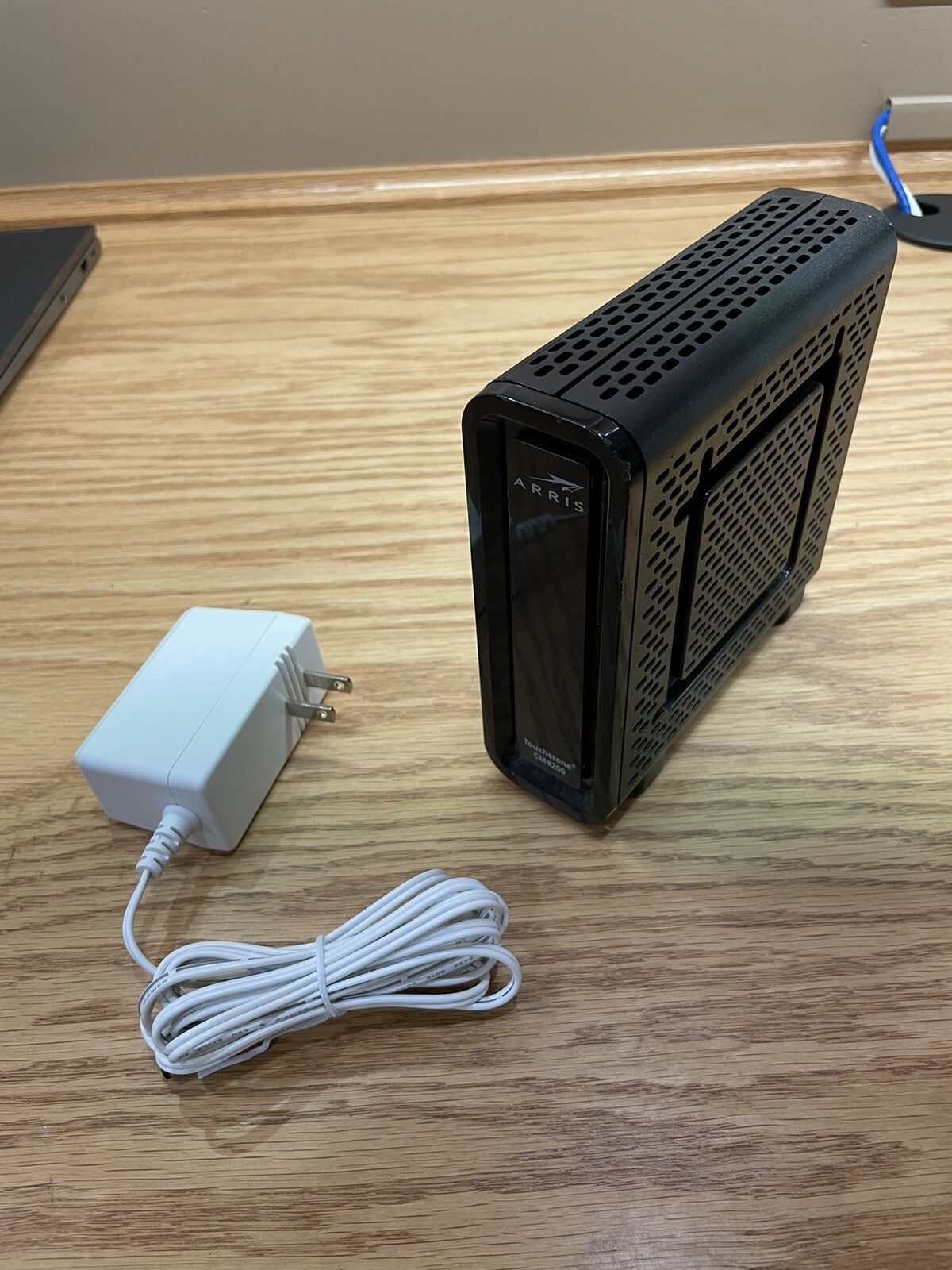 ARRIS Touchstone CM8200A DOCSIS 3.1 Ultra Fast Cable Modem – Black