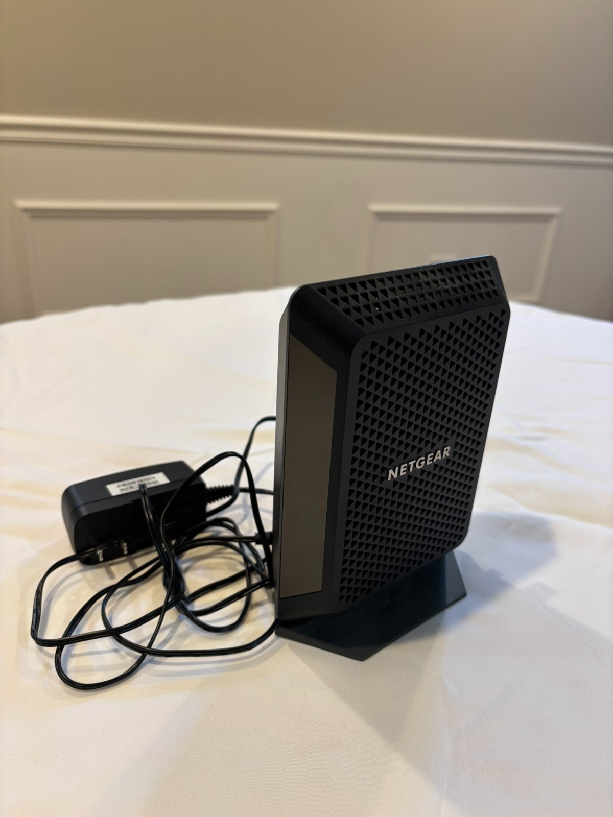 NETGEAR CM700 Cable Modem – DOCSIS 3.0 – 1.4 Gbps Max Speed – EUC