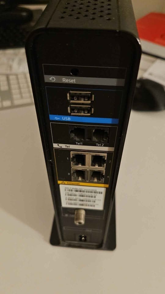 ARRIS TG1682G Dual-Band Docsis 3.0 Gigabit Wifi Router w/power cord