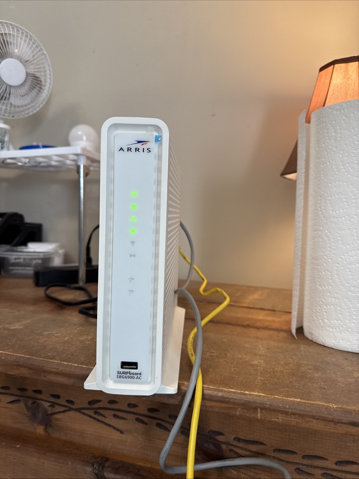 ARRIS SURFboard SBG6900AC DOCSIS 3.0 16×4 Cable Modem + AC1900 WiFi Router