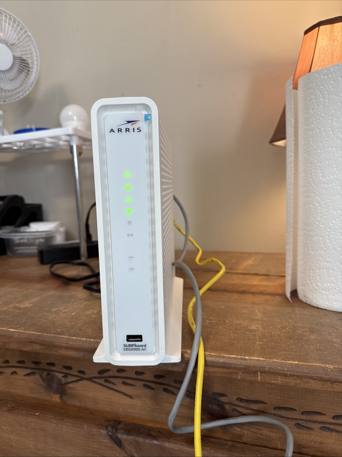 ARRIS SURFboard SBG6900AC DOCSIS 3.0 16×4 Cable Modem + AC1900 WiFi Router