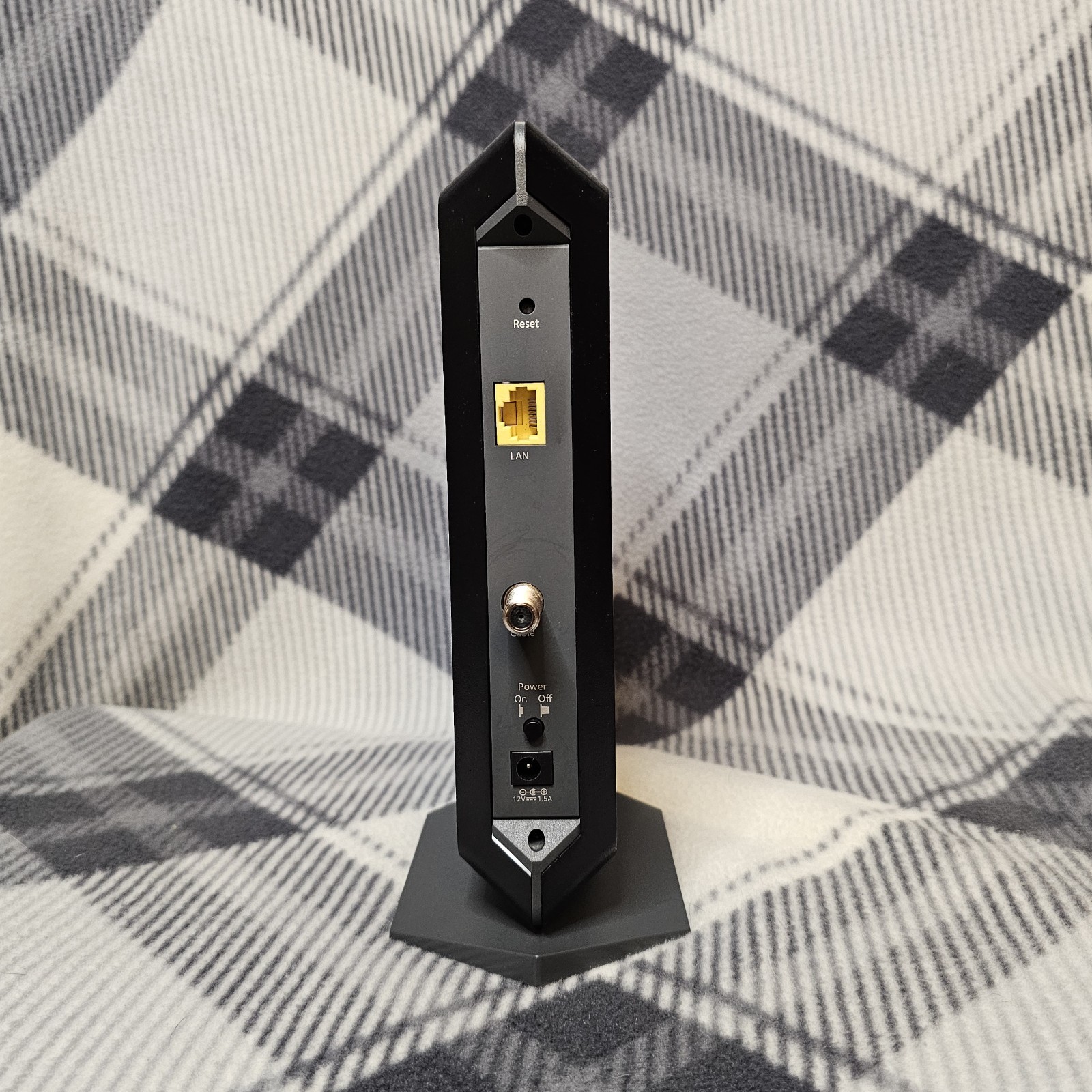 Netgear CM1000v2 Cable Modem With 100-120V AC-DC Power Adapter Used