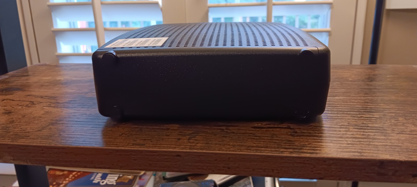 ARRIS TM822 Touchstone DOCSIS 3.0 8×4 Ultra-High Speed Telephone Modem – Black