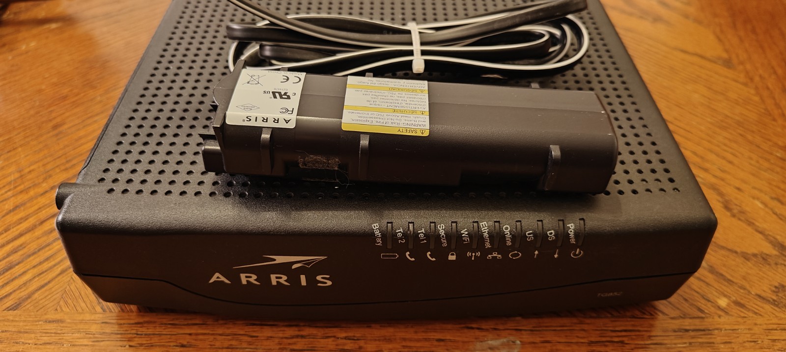 USED Arris TG862G Wireless DOCSIS 3.0 Cable Gateway Router Modem WITH battery