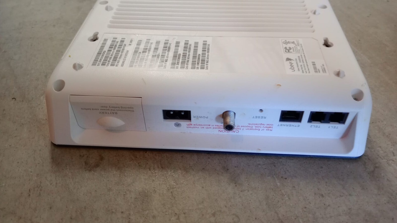 Ubee DVM3203B Voice Cable Modem Docsis 3.0 A23.