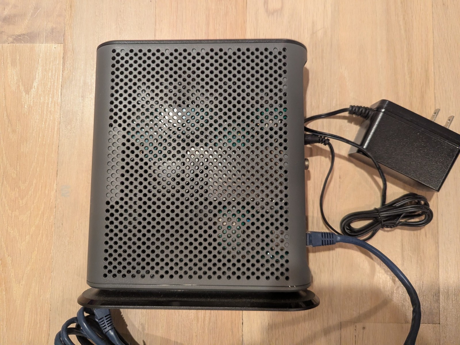 Motorola MB7621 Cable Modem DOCSIS 3.0 24×8 Up to 900 Mbps Comcast Spectrum