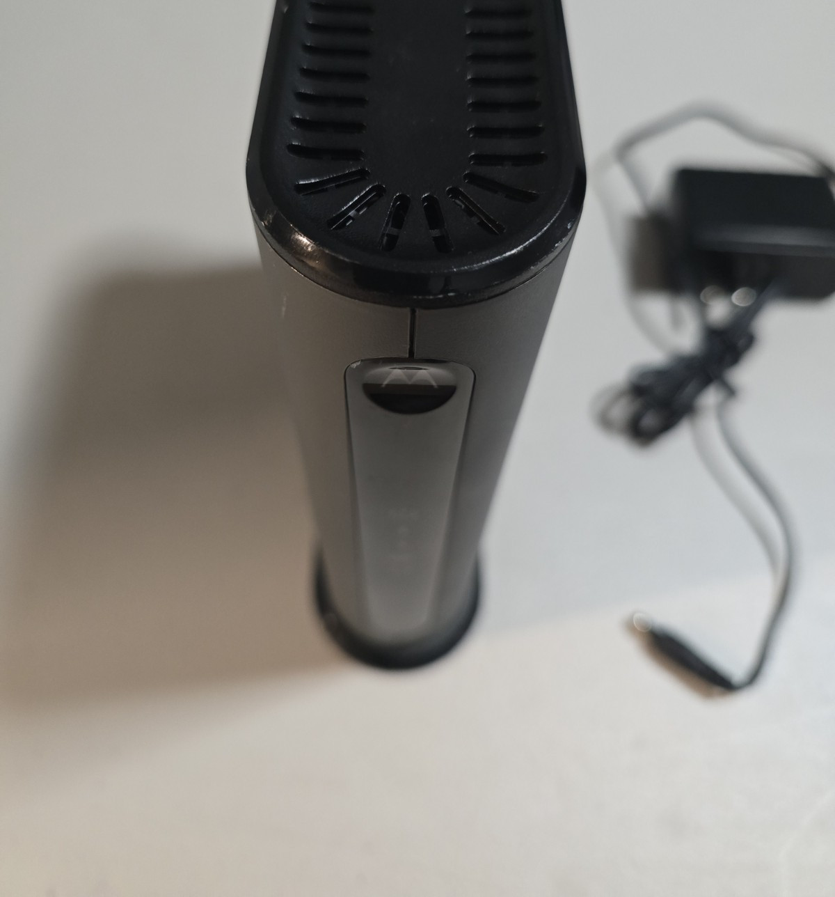 Cable Modem Motorola Docsis 3.1 MB8600 With Ethernet Cable