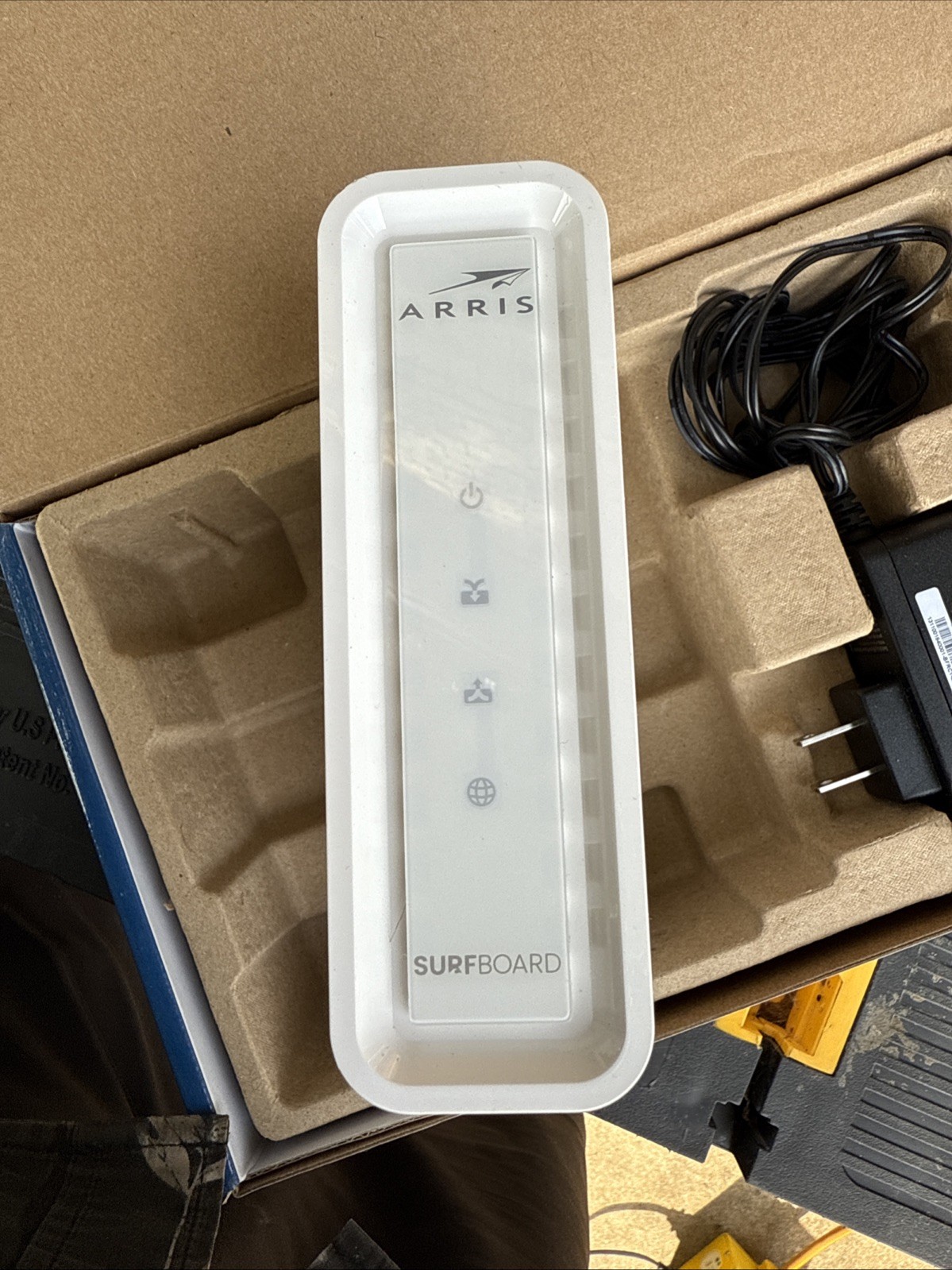 ARRIS (SB8200) – Cable Modem – Fast DOCSIS 3.1 32×8 Gigabit WiFi