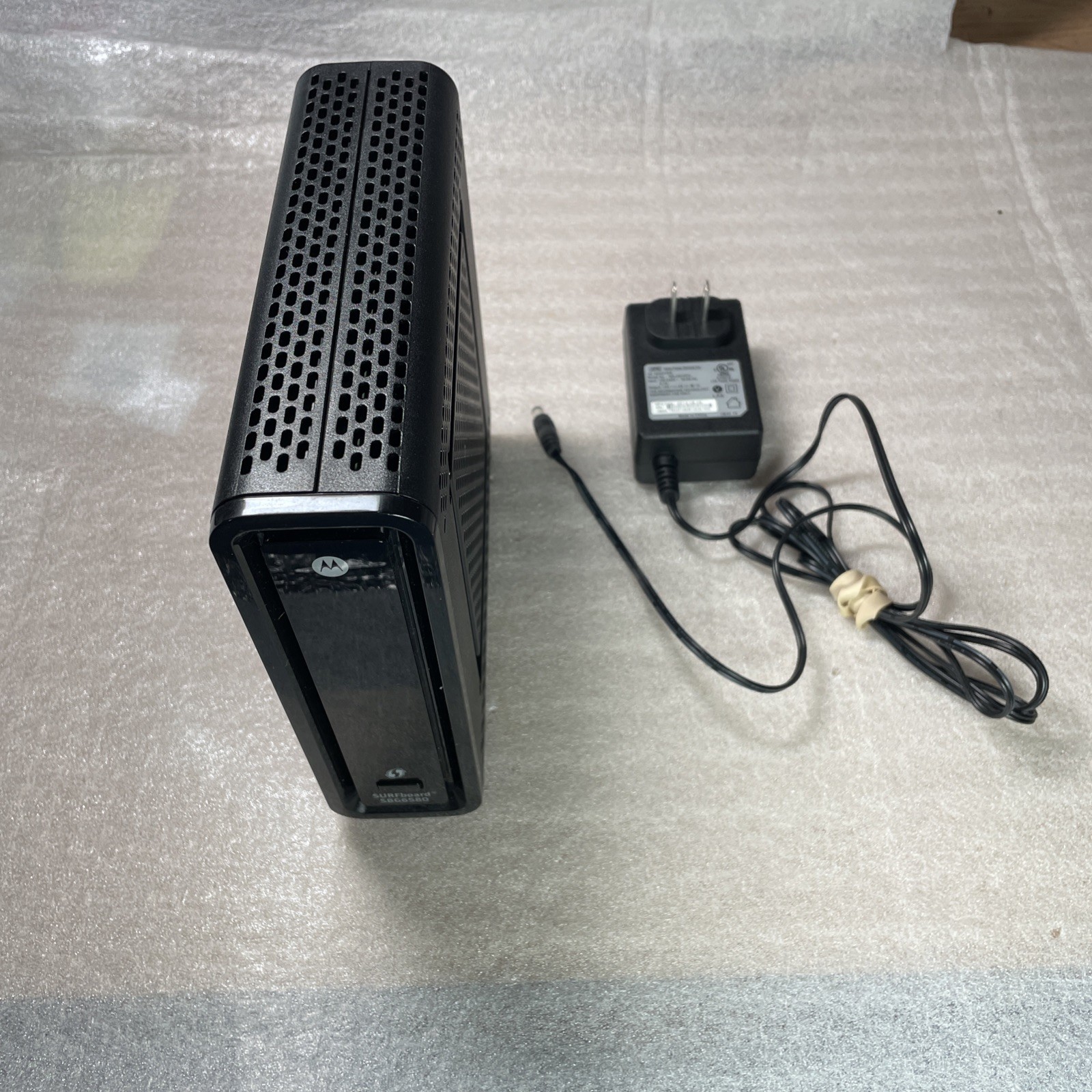 MOTOROLA ARRIS SURFboard SBG6580 DOCSIS 3.0 Cable Modem. tested And Works.