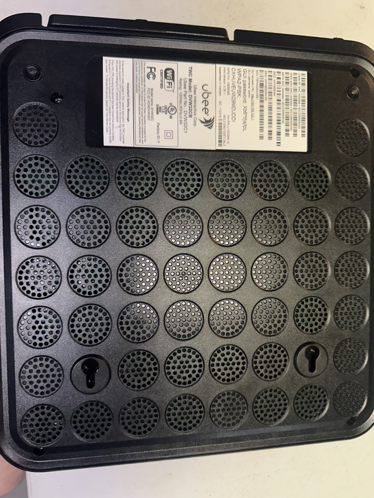 Ubee DDW3621 Wireless Cable Modem Router Gateway DOCSIS 3.0 Dual Band WiFi