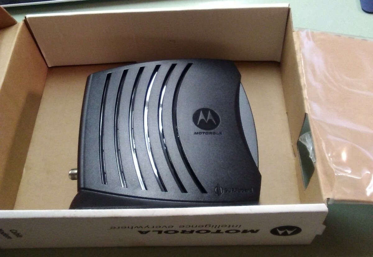 Motorola SURFboard CABLE MODEM Model SB5120 in Original Box with Installation CD