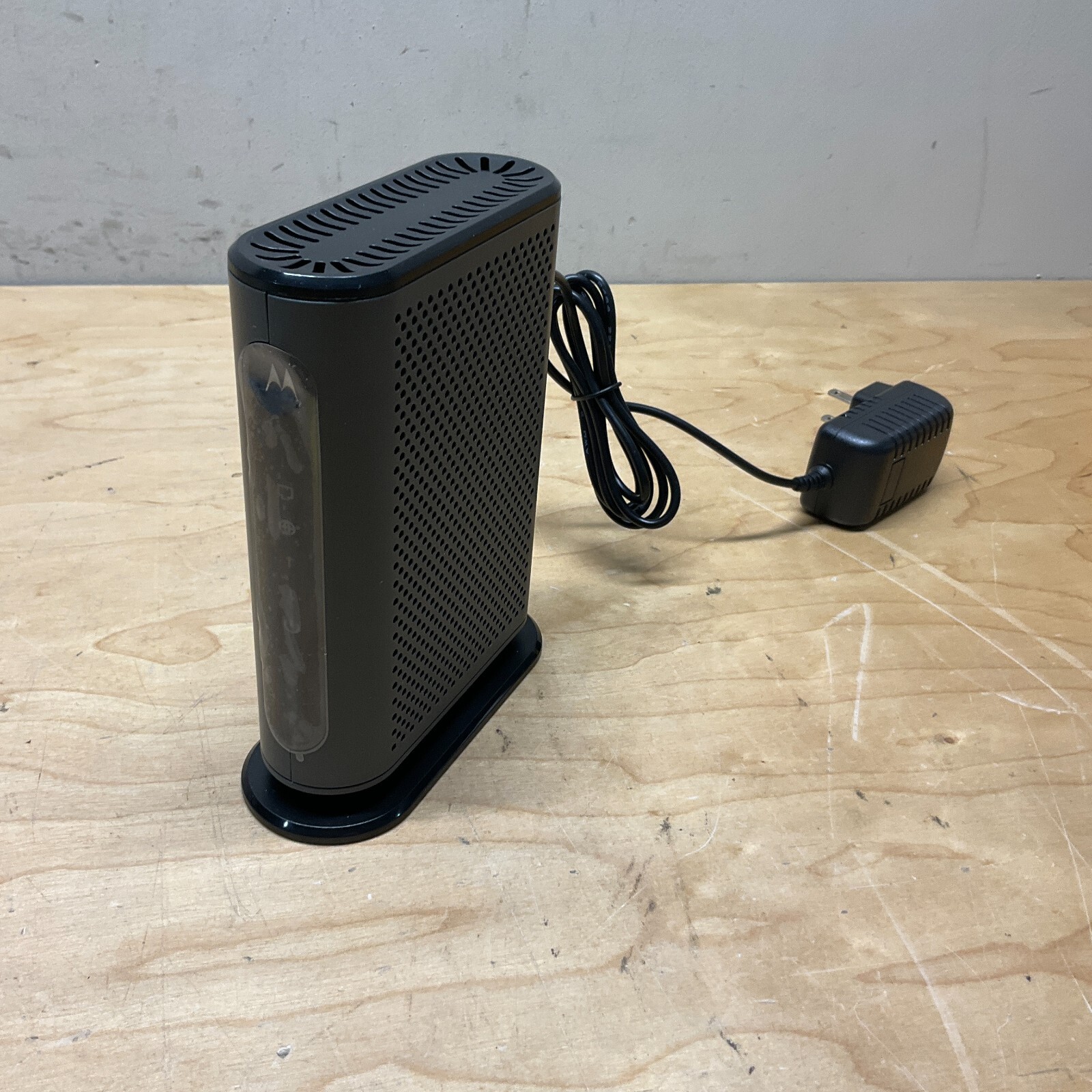 Motorola 8×4 DOCSIC 3.0 Cable Modem/Router (MB7220) RESET & TESTED!!