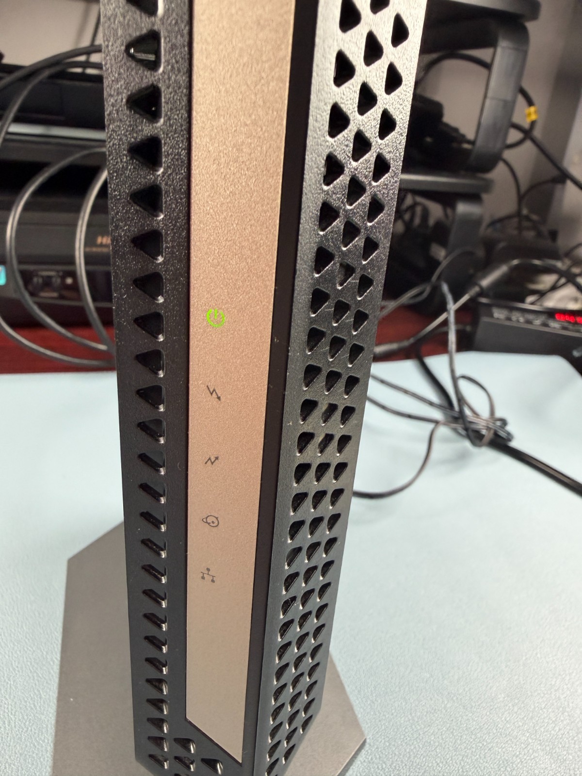 NETGEAR Nighthawk CM1000 DOCSIS 3.1 Cable Modem – Powers on – Untested – VIDEO