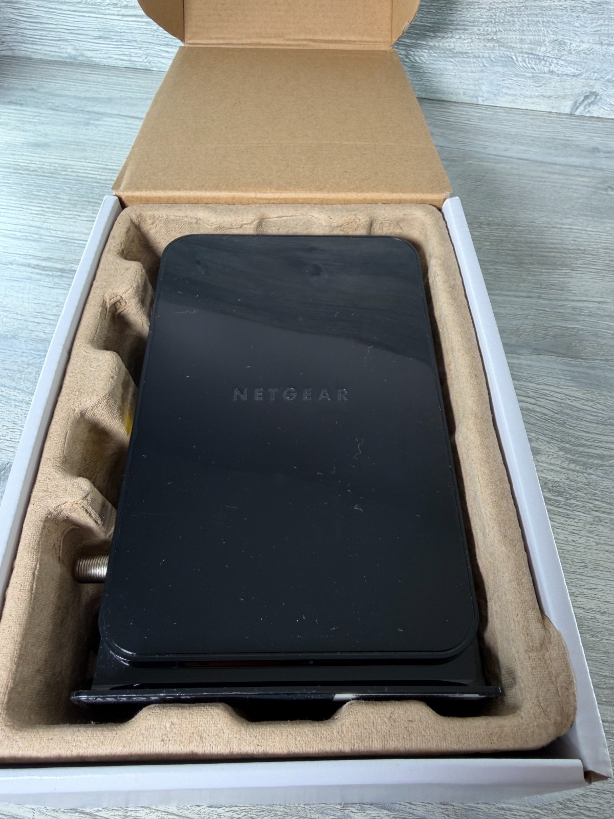 NETGEAR CM500-1AZNAS 16×4 DOCSIS 3.0 Cable Modem Max Download Speeds of 680 mbps