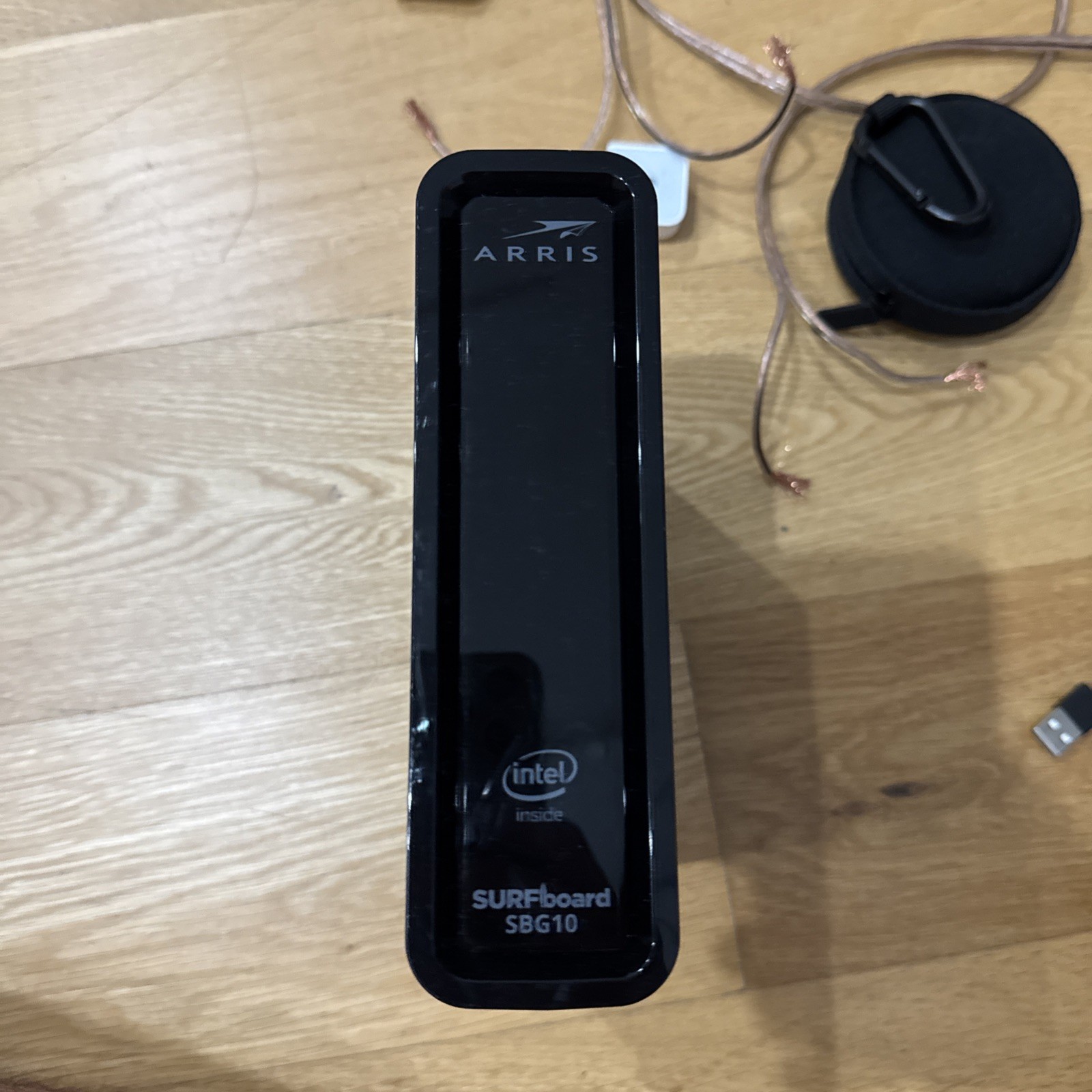 Arris Surfboard Sbg10 DOCSIS 3.0 Cable Modem And Wifi Router 686 Mbps