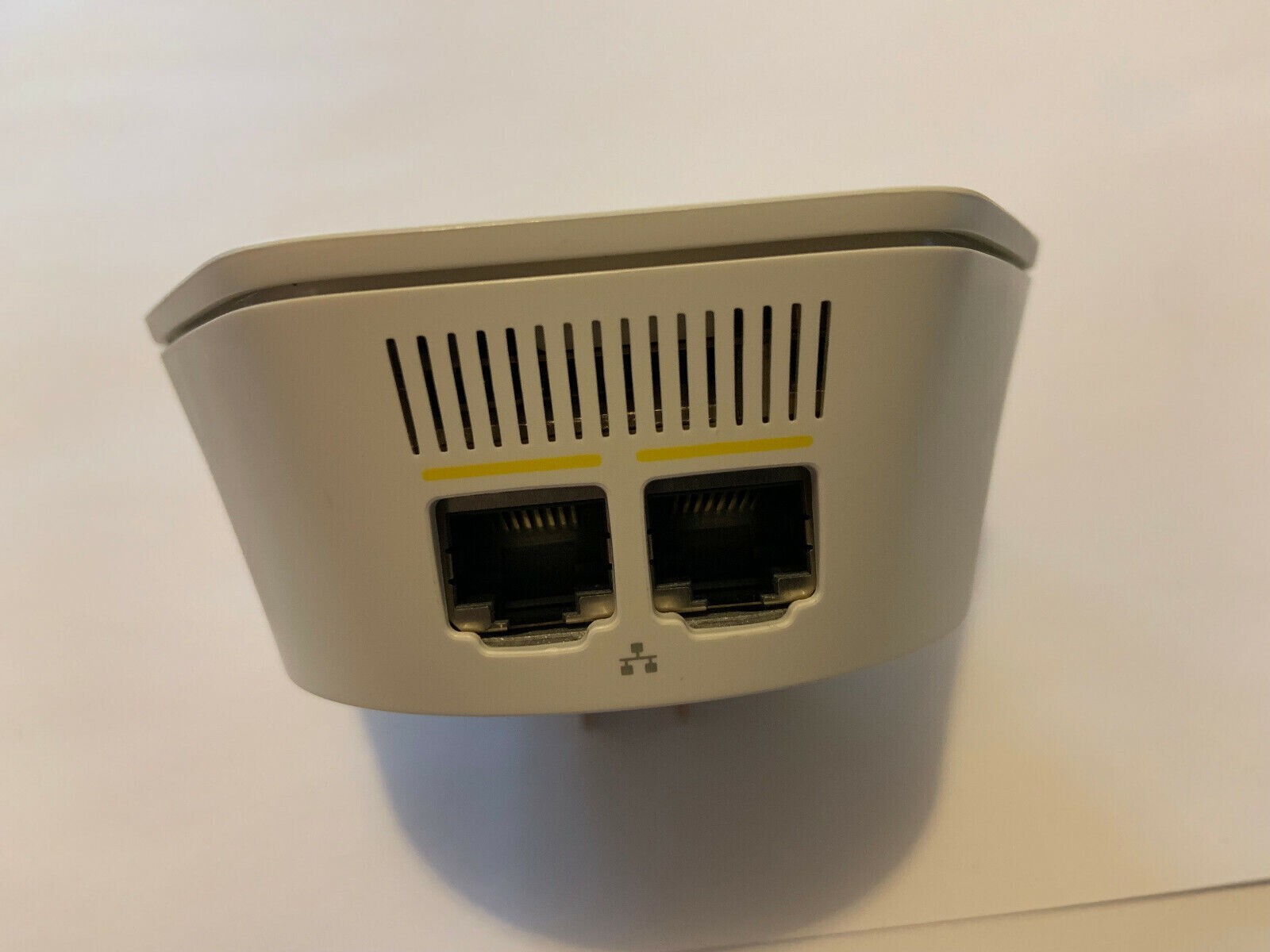 Xfinity Xfi Pod Wifi Extender 2nd Gen XE2-SG – 1 Pod Only – Refurbished