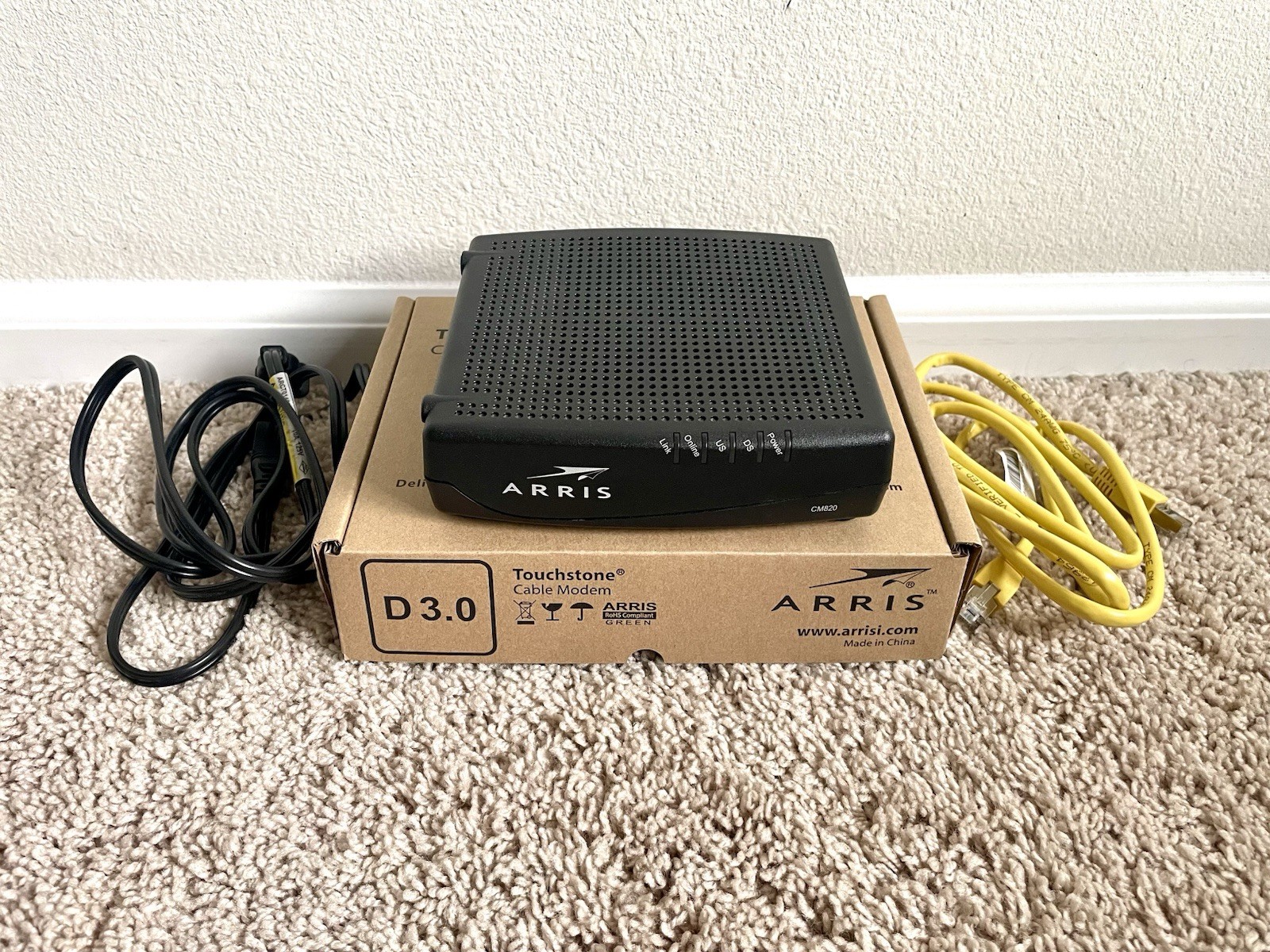 ARRIS CM820A DOCSIS 3.0 Touchstone Cable Modem With Cords
