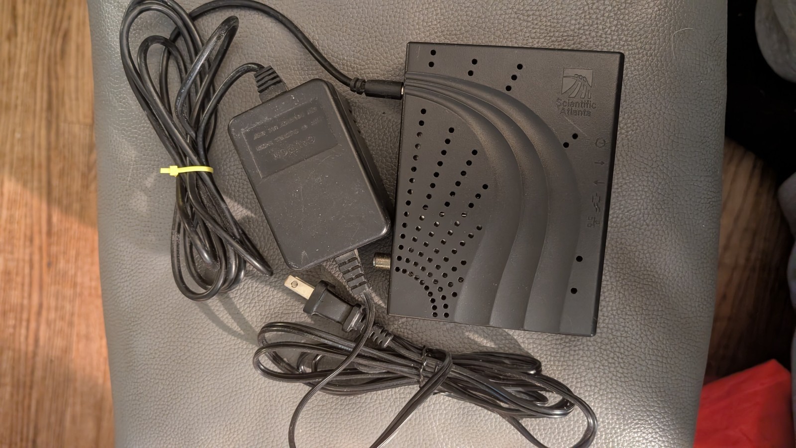 Cisco Scientific Atlanta DPC2100R2 Internet Cable Modem P/N: 4012460 Tested EUC