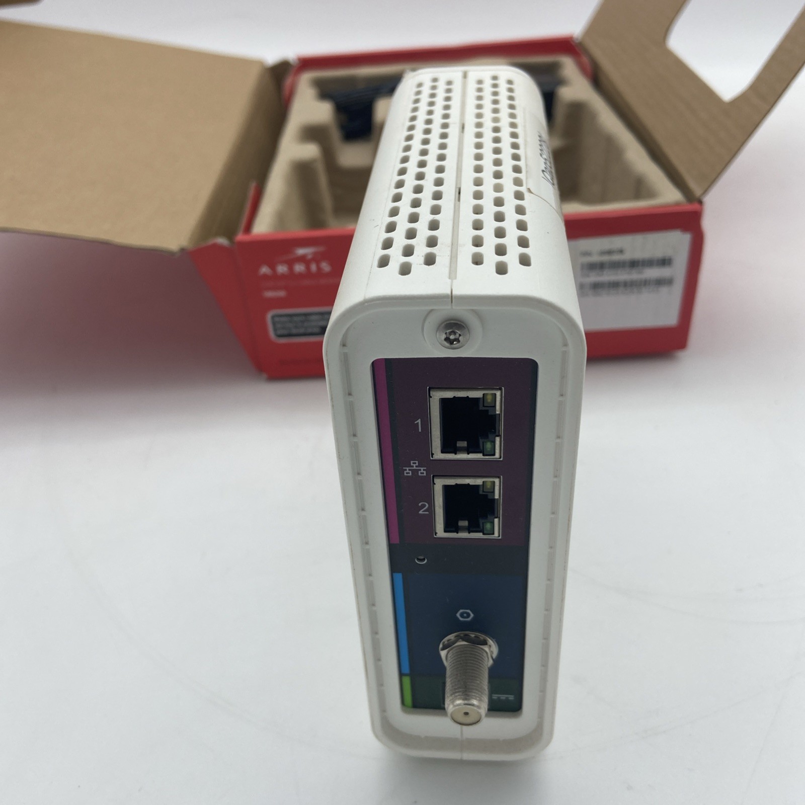 ARRIS SURFboard SB8200 DOCSIS 3.1 10 Gbps Cable Modem NEW open box