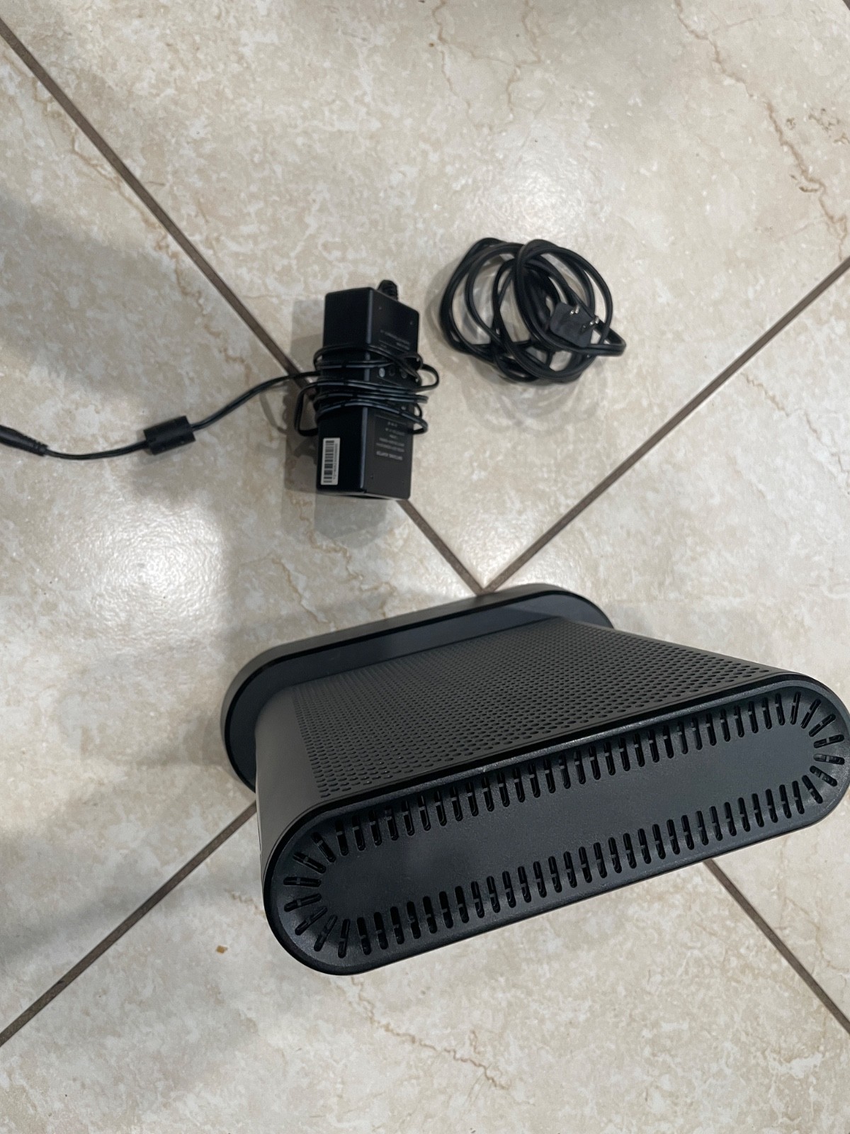 Motorola MT7711 Dual Band AC1900 Cable Modem and Wi-Fi Gigabit Router