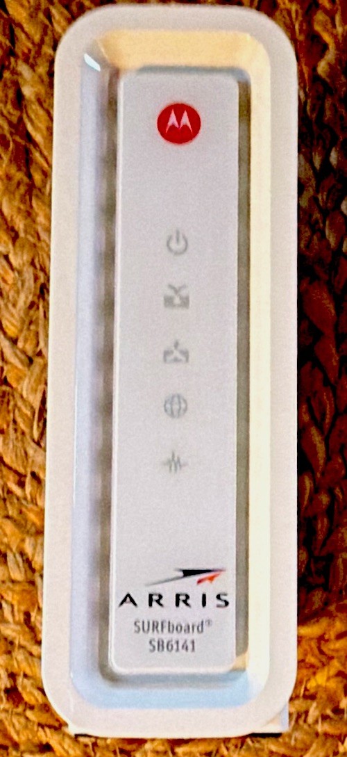 ARRIS SURFboard SB6141 DOCSIS 3.0 Cable Modem 343 Mbps White Ethernet