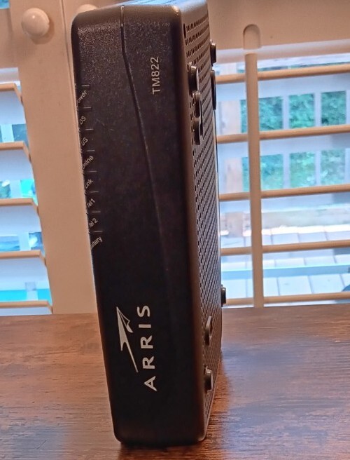 ARRIS TM822 Touchstone DOCSIS 3.0 8×4 Ultra-High Speed Telephone Modem – Black