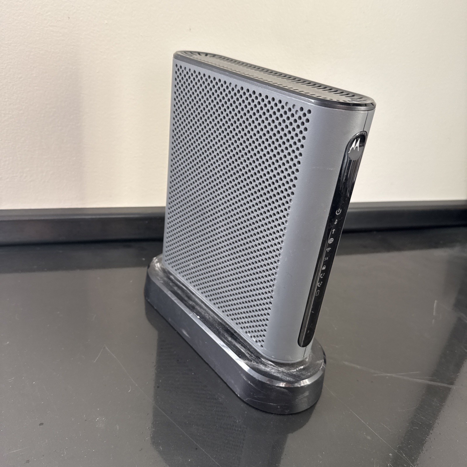 Motorola MT7711 DOCSIS 3.0 Cable Modem – Works – Tested Power & LEDs