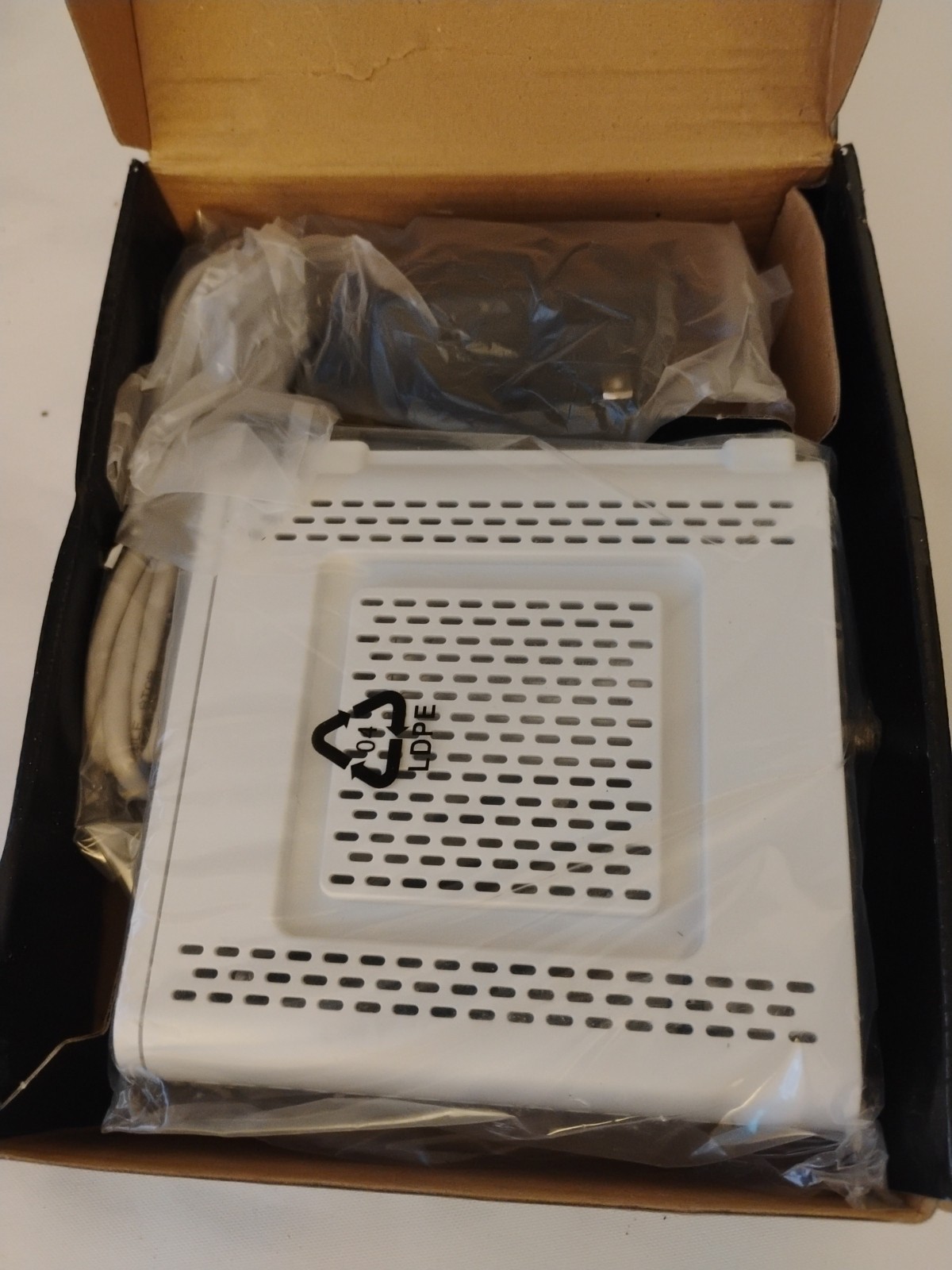 Motorola SB6141 SURFboard eXtreme DOCSIS 3.0 Cable Modem 300 mbps