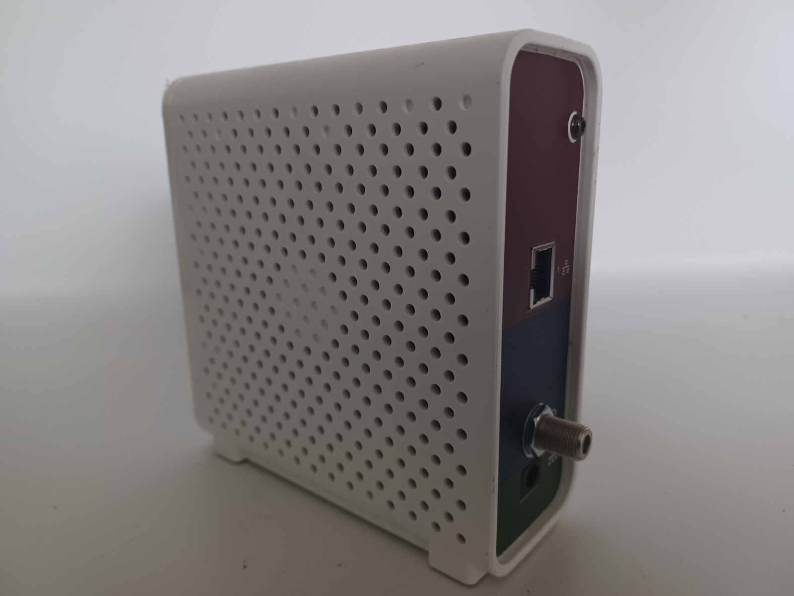 ARRIS SURFboard SB6183 DOCSIS 3.0 Cable Modem White No Power Cable