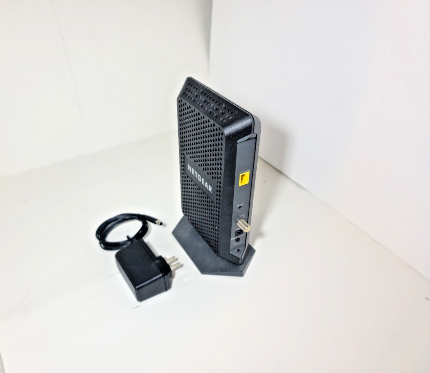 Netgear CM600 DOCSIS 3.0 Cable Modem – Tested, Complete