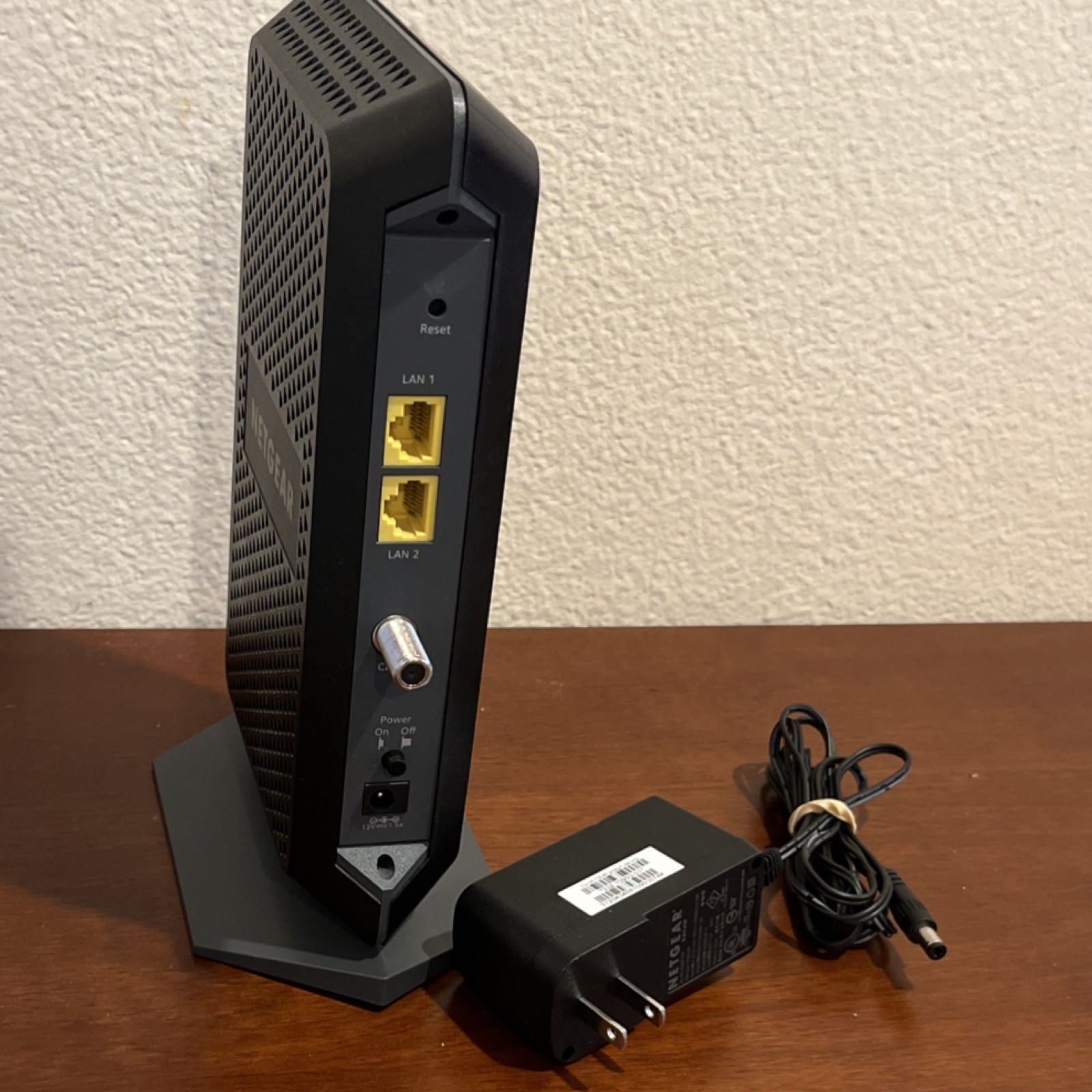 NETGEAR CM1100 Cable Modem with Power Adapter – Used, EXCELLENT CONDITION