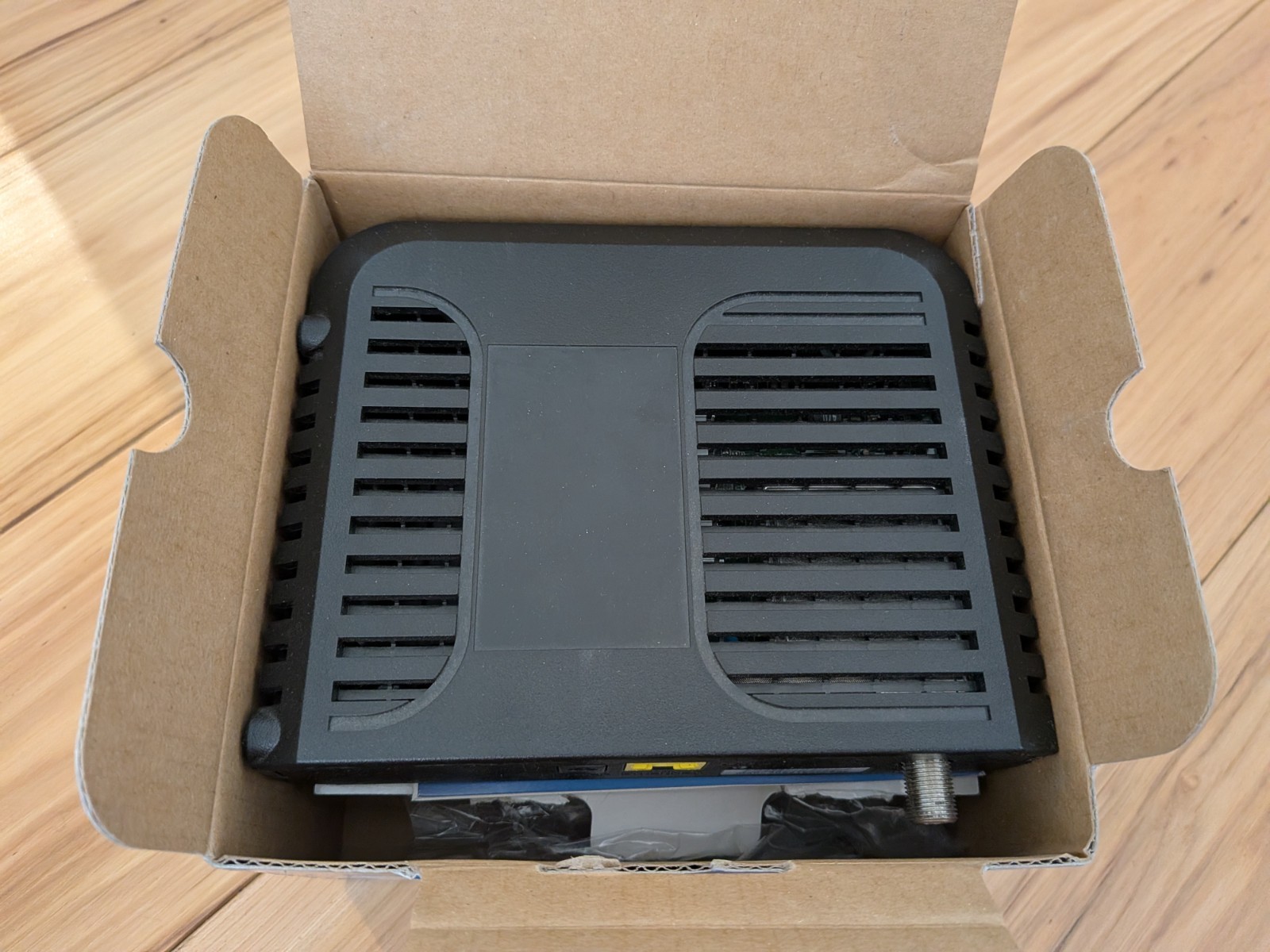 Cisco Linksys DPC3008 DOCSIS 3.0 Cable Modem – Open Box