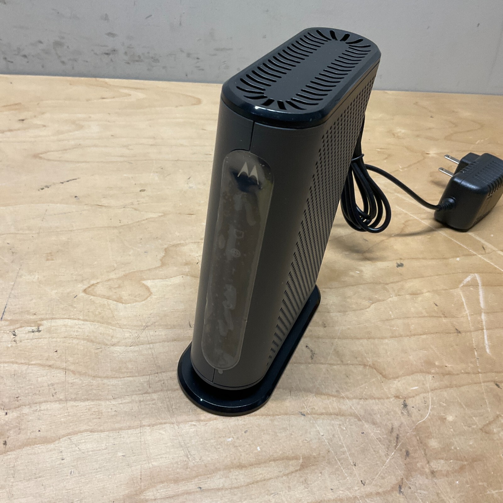 Motorola 8×4 DOCSIC 3.0 Cable Modem/Router (MB7220) RESET & TESTED!!
