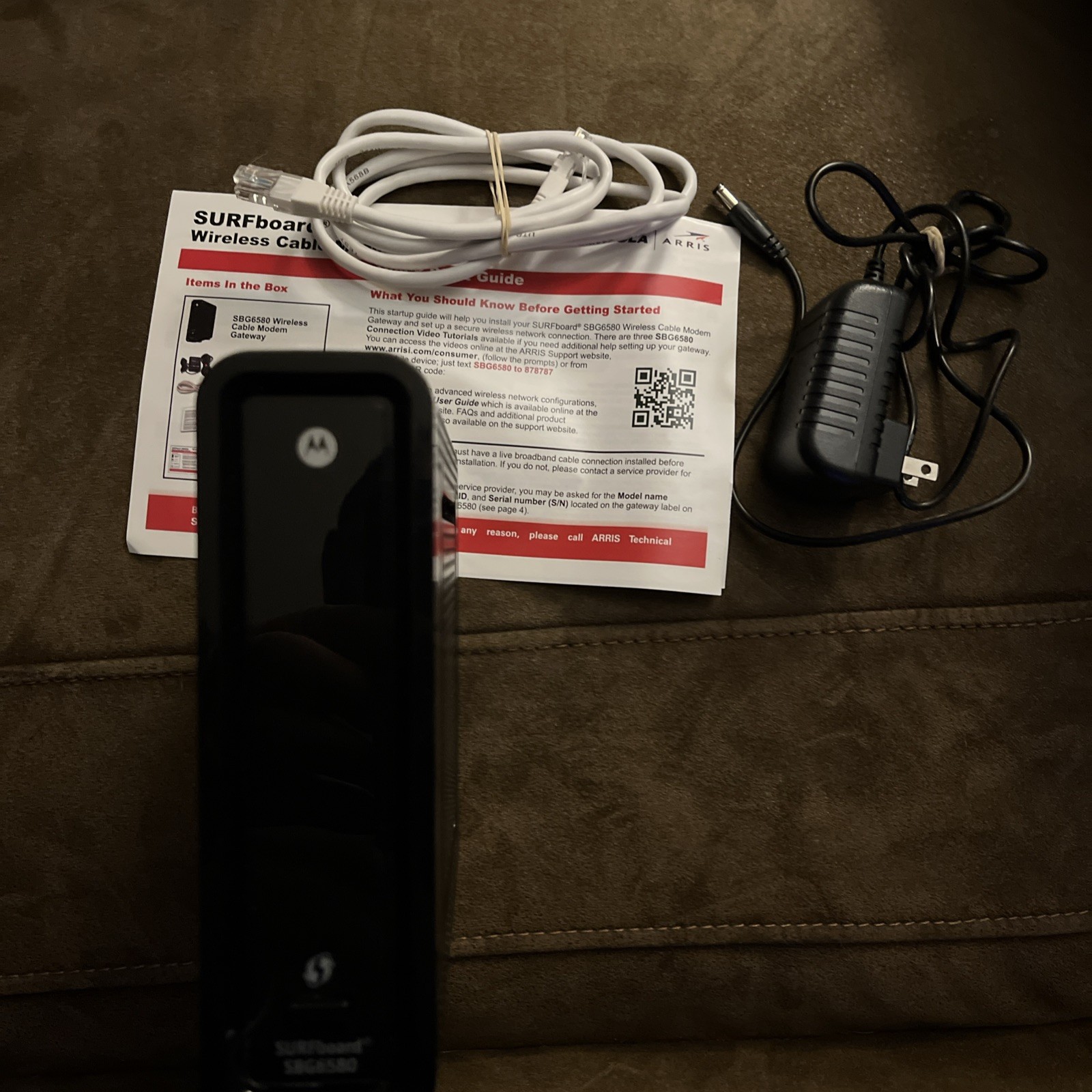 ARRIS SURFboard SBG6580 DOCSIS 3.0 Cable Modem/ Wi-Fi N300 2.4Ghz + N300 5GHz Du