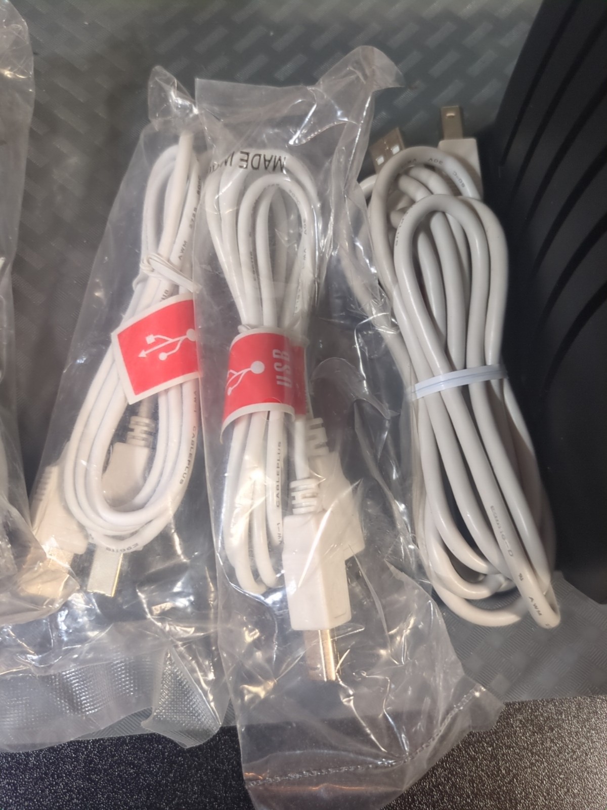 LOT OF 4 Motorola SURFboard SB5101U (563452-001-00) 38 Mbps Cable Modem #K2