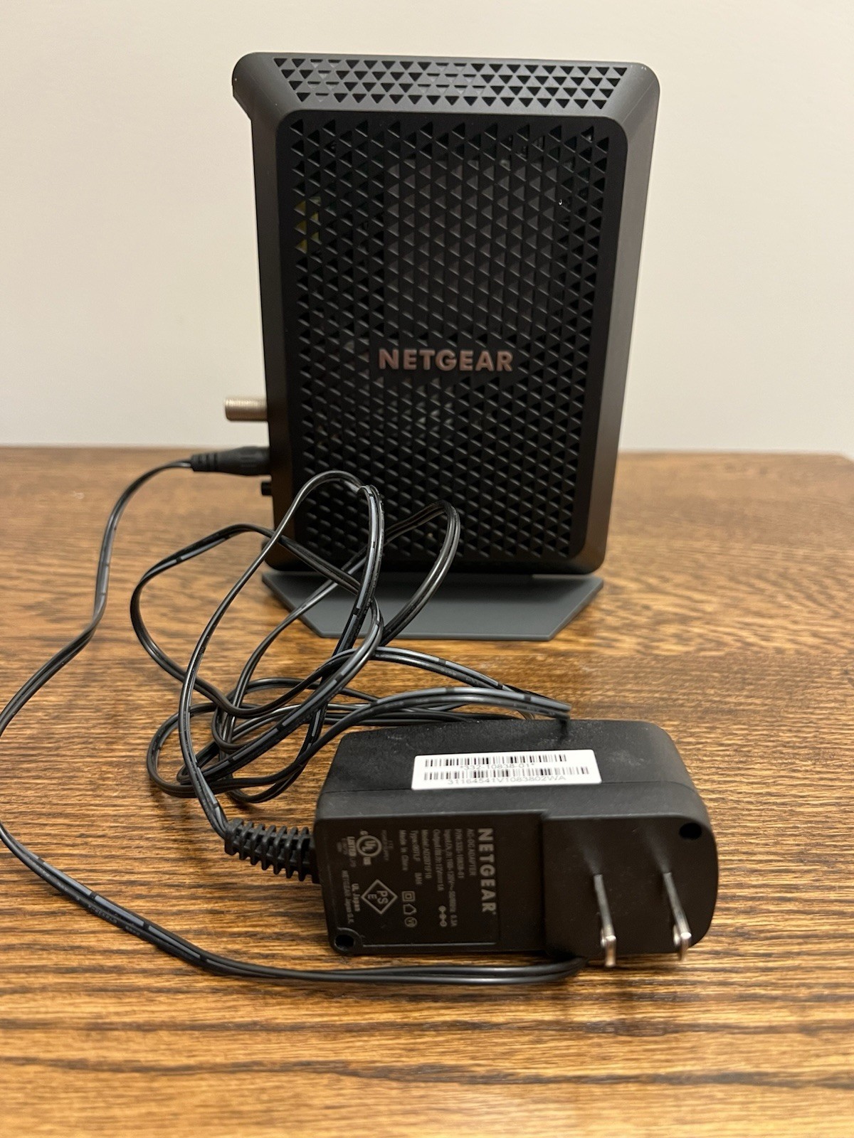 NETGEAR CM700 DOCSIS 3.0 Cable Modem Good Working Condition