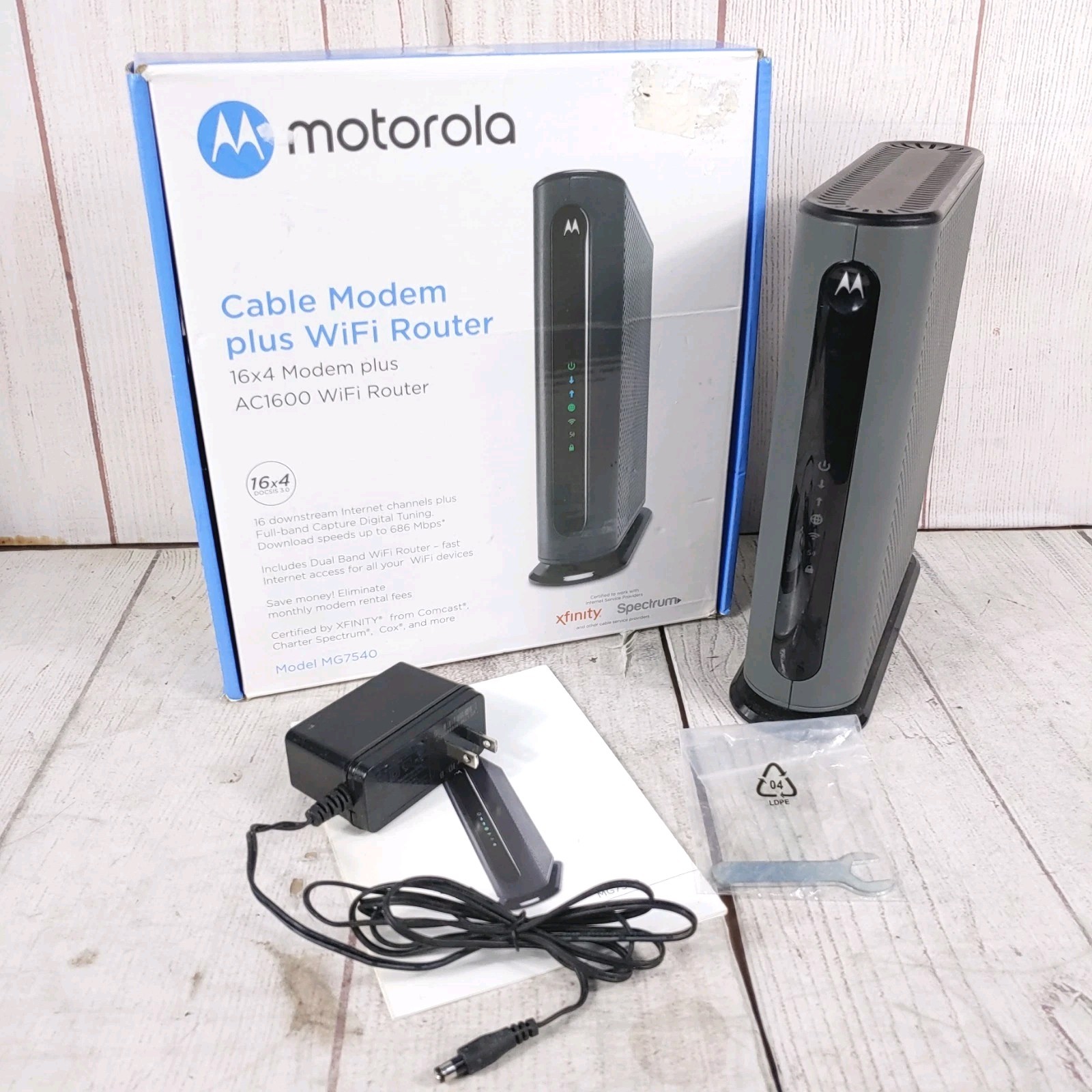 MOTOROLA MG7540 16×4 Cable Modem AC1600 Dual Band Wi-Fi Gigabit Router + Cable