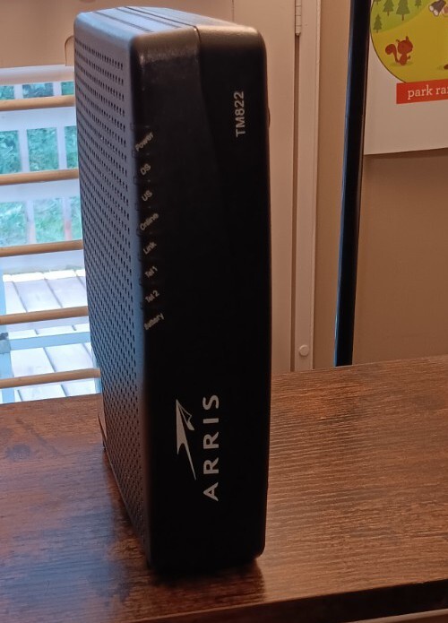 ARRIS TM822 Touchstone DOCSIS 3.0 8×4 Ultra-High Speed Telephone Modem – Black